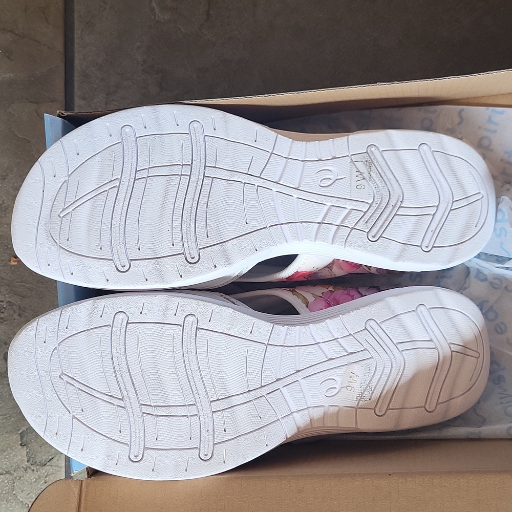 EASY SPIRIT  Traciee Slip on SandalsSZ 9WIDE - Picture 7 of 7